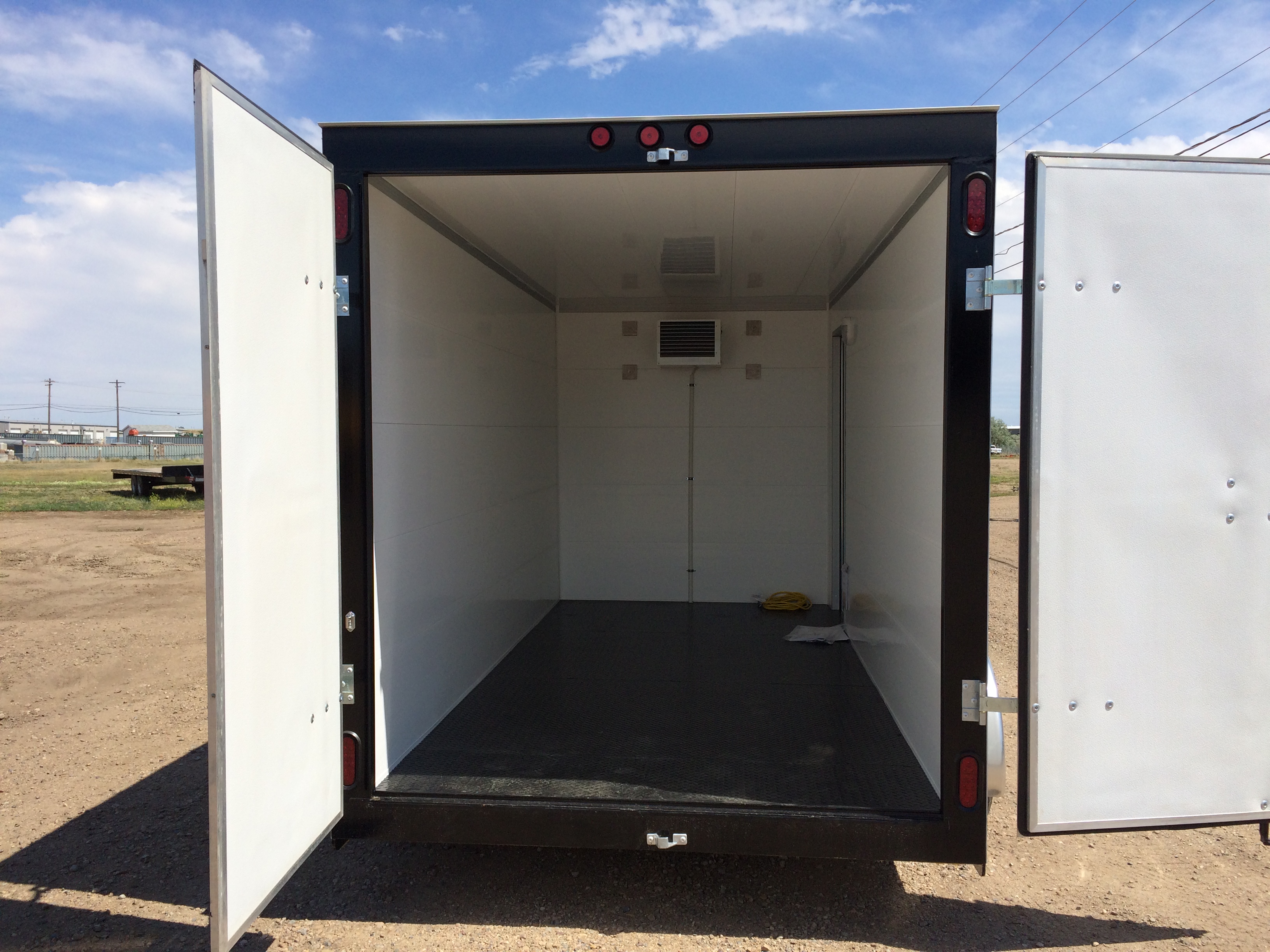 freezer-trailer-enclosed